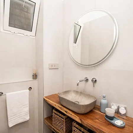 Leon Modern Near Subway - Ground Floor Apartment Rome
