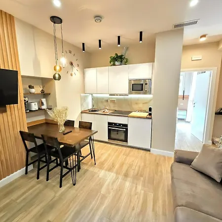 Leon Modern Near Subway - Ground Floor Apartment Rome